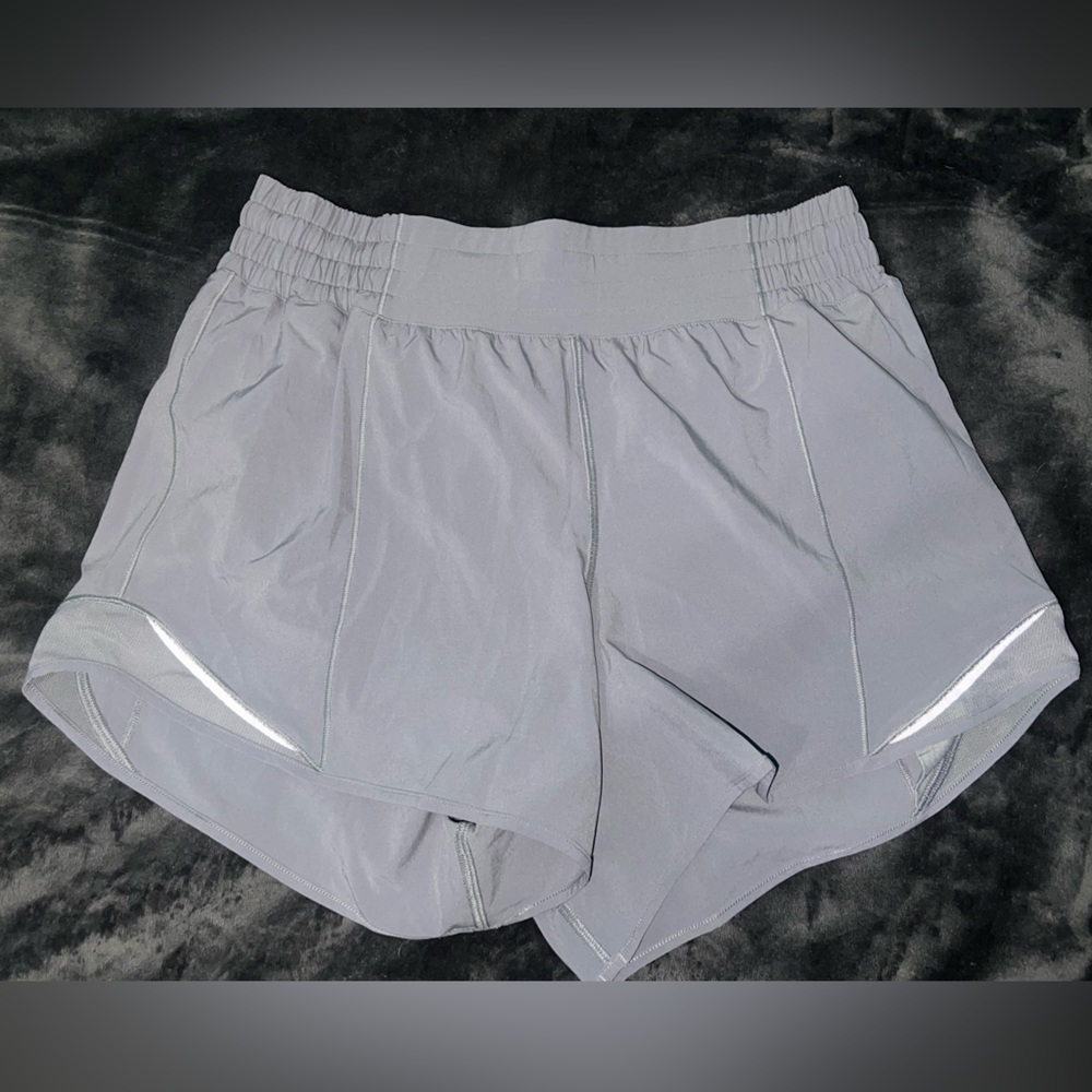 lululemon hotty hot high rise lined shorts 4 inch
